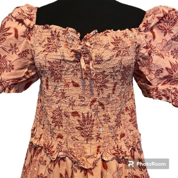 Smocked Puff-Sleeve Midi Dress in Blush Floral - Picture 5 of 10